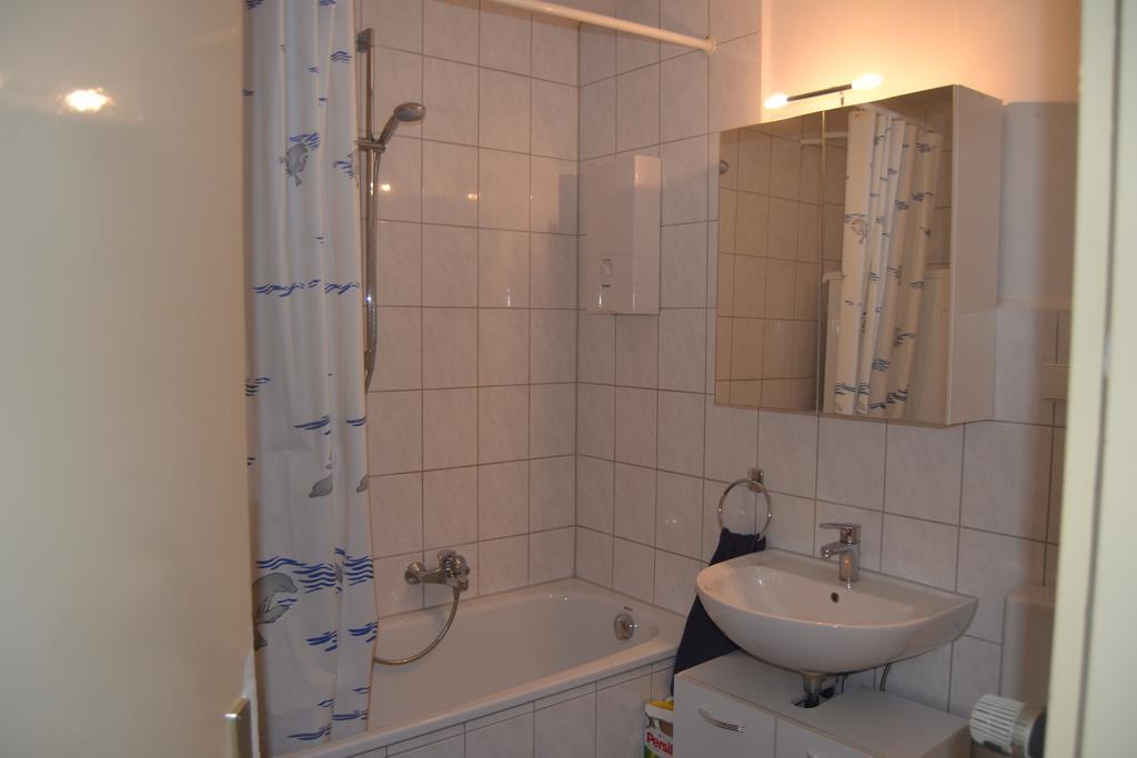 Zv2001 Private & Near Exhibition Ground * Hannover